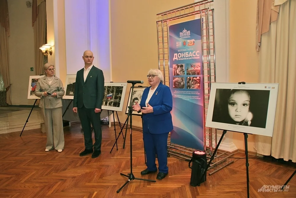 В центральном Театре Российской Армии открыли выставку фоторабот уникального Музея из Донецкой Народной Республики.